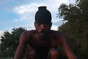 Hempstead mature amateur shows off sexy fitness vibe