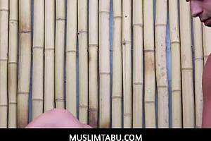 अरे, ये अरब टीन 18+ वाइफ किरा पेरेज हिजाब पहने ट्रेनर से धोखा देती है