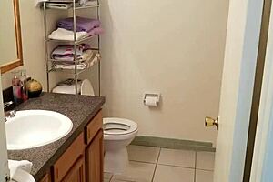 Creampie Her Cunt and She Takes a Piss