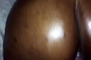 Big butt chocolate bbw women chatting about their curves