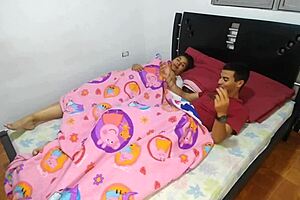 no pudimos resistirnos hicimos salvaje en habitacion madrastra milf