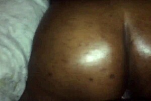 Big butt chocolate bbw women chatting about their curves