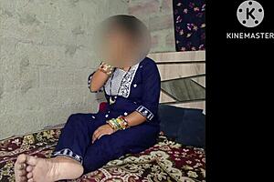 Bhabhi gets wild with roommate in bathroom skirt play