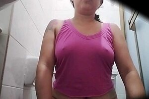 madrastra pees on hidden cam in public outdoor spot