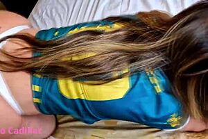 लातीना फिटनेस बेब हार्ड पाउंडेड, मुंह में कम