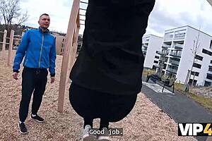 hey, sakura hell is fucking that stranger in the car right in front of her bf 😏