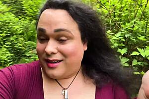 missalinapaige trades cards in non-porn video