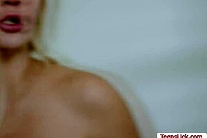 Vanessa Sky and Slimthick Vic have hot lesbian sex! 😍