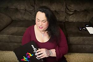 missalinapaige trades cards in non-porn video