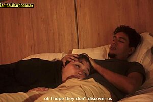 Wow, mi hermanastra chokes on my pene after movie night!