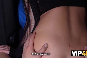 hey, sakura hell is fucking that stranger in the car right in front of her bf 😏