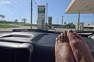 African babe shows off barefoot feet on public beach for fetish lovers