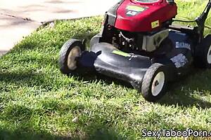 Amateur babe eats pussy while getting banged in a 3some