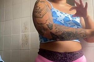 I'm Crazy To Flash My Swollen Pussy In Public.