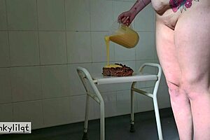 kinkylilqt feels dirty thrill squashing cake with ass and fucking herself