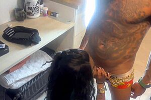 Serviço De Quarto A Empregada Latina Sacanagem Jolla Fode A Hóspede Do Hotel E Faz Uma Bagunça No Quarto