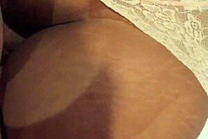 Novinho de 18, show your big ass