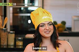 clara wellen famouse brazilian influencerr caught opening the door naked for a motoboy