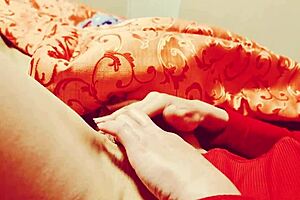 Chica Caliente No Aguanta Masturbarse Antes De La Cena