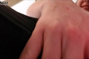 beg for my pussy, ellie rowyn 😈