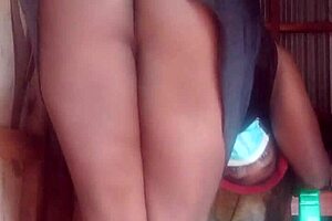 Kenyan shemale sexyjayla254 enjoys solo time with her impressive size, subtly exploring in homemade setting