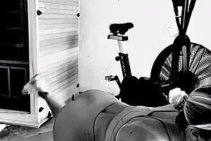 Creeper massages during workout