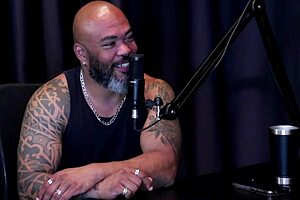 Começou Recente Com Conteúdo Pornô Trabalhava Com Turismo Fez Uma Dp E O Cliente Que Queria Um Encontro - Agatha Mama Watch On Sheer Red