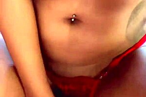 Arrombei o cuzinho da casada da minha vizinha e deixei a bucetinha dela bem abertinha e no final dei leitinho pra alimenta essa vadia que volto pro seu corno cheia de leite roseredvip