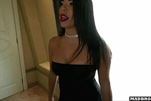 Did you see that italian girl get caught and fucked?