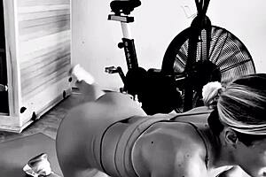 Creeper massages during workout