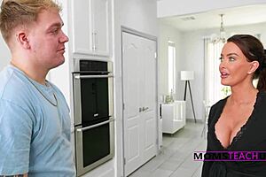 Stepmoms bounce and blow!