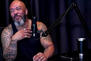 Começou Recente Com Conteúdo Pornô Trabalhava Com Turismo Fez Uma Dp E O Cliente Que Queria Um Encontro - Agatha Mama Watch On Sheer Red