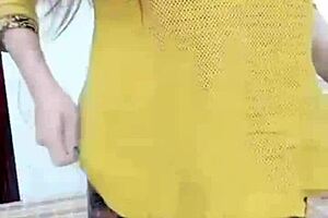 hey, sobia nasir is doing some hot stepmom roleplay 😘