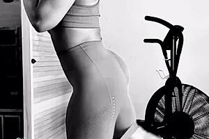 Creeper massages during workout