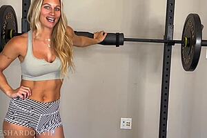 Unbelievable! Hotwife cheats with her BBC personal trainer during steamy massage!