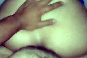 Arab milf wife with sexy ass