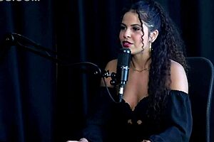 sweet karolzinha was a model giving tips to women and chatting with her mom about selling content