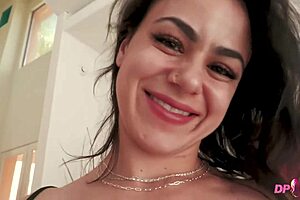 hot babe robbin rose double penetration and double vaginal?