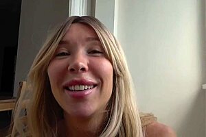 Fit Babe Gets CREAMPIE In Her Ripped Leather Pants.