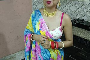 अरे, इंडियन भाभी की पहली किचन बांग देखना चाहते हो देवर के साथ और गंदी हिंदी बात?