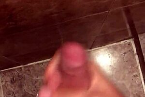 A lot of cum from a Brazilian guy, this must be a record!