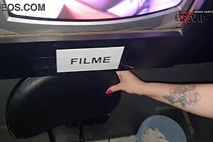 Old slut swallows cum at gloryhole