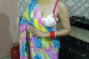 अरे, इंडियन भाभी की पहली किचन बांग देखना चाहते हो देवर के साथ और गंदी हिंदी बात?