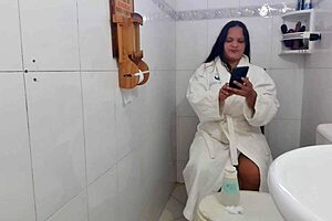 Latina twin with big ass and pussy goes viral online.