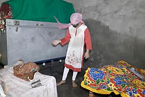 Stepbrother fucking beautiful stepsister in quickie hindi