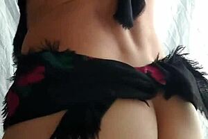 Cross Mariana's ass and body dance performance