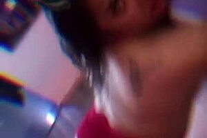 Uy que rico quiero otra verga que me detone duro