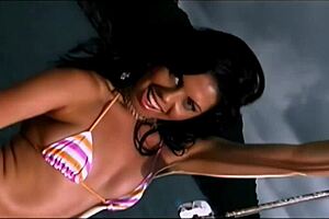 wild anal riding on a rocking boat versus calm waves for this natural exotic beauty