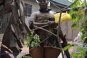 mad bbw picking dirt from the bin gets fucked by a lonely guy