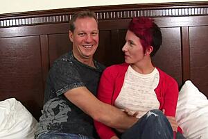 Oh yeah, this homemade couple's wild sex is so wet and dripping!